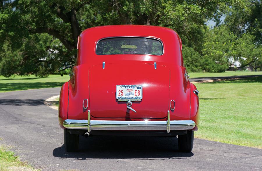  Chevrolet Special DeLuxe 2-Door Town Sedan 1940 года  (фото 8 из 18)